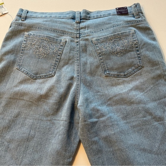 NWT Gloria Vanderbilt Ladies' Amanda Denim Caprice Jeans Size 14 (A4) - Picture 6 of 9